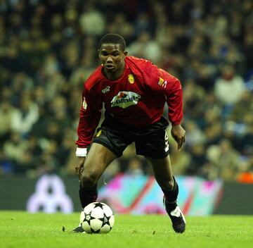 El camerunés llego a Mallorca en 1999 y jugó allí hasta 2004, año en el que fichó por el Barcelona. El en club blaugrana estuvo hasta 2009.