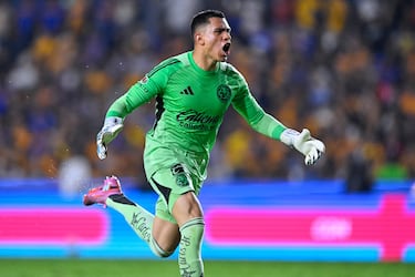 Luis Ángel Malagón acaba con Ángel Correa