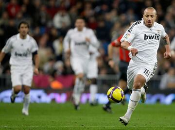 En enero de 2009 el Real Madrid pagó al West Ham 1,5 millones de euros por su cesión hasta final de campaña. Sólo jugó 127 minutos en dos partidos.