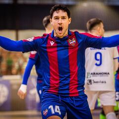 Roger Serrano: “Soy socio del Barça desde que nací, pero en la pista...”