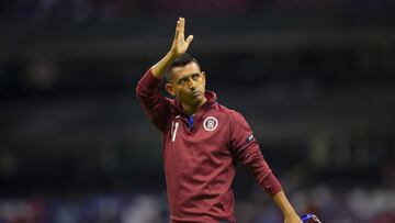 Elías Hernández calienta con Cruz Azul