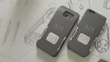 Airselfie, el dron que va en la funda del móvil para tomar selfies