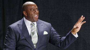 El ex jugador de Los &Aacute;ngeles Lakers de la NBA, Magic Johnson, durante una comparecencia