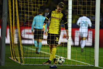 1-3. Cristiano Ronaldo marcó el tercer gol. Lukasz Piszczek  dentro de su portería.