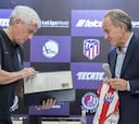 Simeone, Koke y Clemente firmaron en el libro de visitas de San Luis de Potosí
