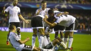 El Valencia encarrila su pase ante un Gante muy peleón