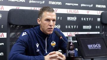 20/01/25 CD CASTELLON RUEDA DE PRENSA JOHAN PLAT