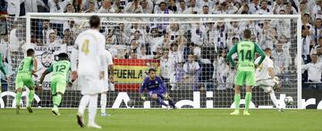 4-0. Karim Benzema marcó de penalti el cuarto tanto.