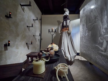 Este museo está dedicado a la memoria de los sucesos ocurridos en el pueblo en el siglo XVII, que culminaron en el auto de fe de Logroño de 1610, y explora las creencias y la mitología de la brujería en la zona. Está ubicado junto a las famosas cuevas de Zugarramurdi.