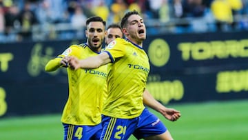 Manu Vallejo celebra el gol del empate