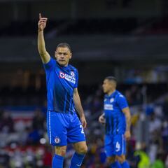 Pablo Aguilar cumplió 100 partidos con la camista de Cruz Azul