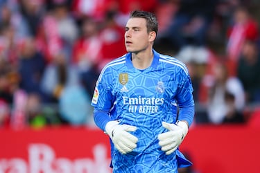 Sólo ha podido
disputado 13
partidos y en
ellos, no ha logrado lucirse. Cuatro porterías a cero es el bagaje final
en el curso. Quiere salir y el
club sopesa acudir al mercado a por un reemplazo...