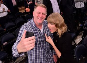 Michael Rapaport (actor) y Taylor Swift se hicieron un 'selfie' en el Knicks-Bulls.