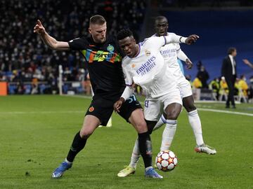 Skriniar y Vinicius.