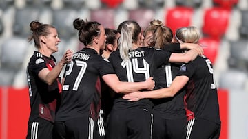 MUNICH, GERMANY - APRIL 25: Sydney Lohmann of FC Bayern Munich celebrates after scoring their side&#039;s first goal during the First Leg of the UEFA Women&#039;s Champions League Semi Final match between Bayern Munich and Chelsea FC at FC Bayern Campus o