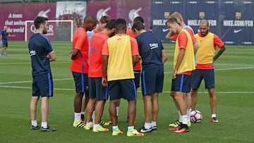 Arda, fulminado por Terim, lidera el entrenamiento del Barça