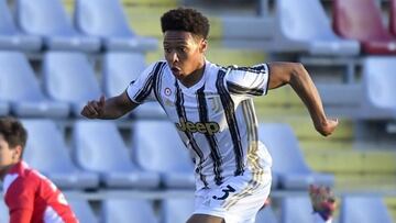 Marley Aké, con la Juventus.