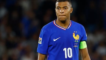 Ya son siete encuentros para Mbappé vistiendo la camiseta de Francia en donde no logra anotar en jugada, solamente su penal ante Polonia en la Euro.