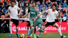 Orellana guía al Valencia, que amarga el récord de Valverde