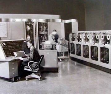 computadora ordenador univac 1 cinta magnetica