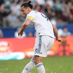 Zlatan Ibrahimovic thinks scoring battle with Vela is unfair
