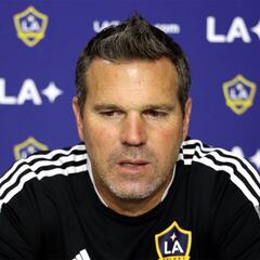 Greg Vanney: “Chicharito está disponible para jugar”