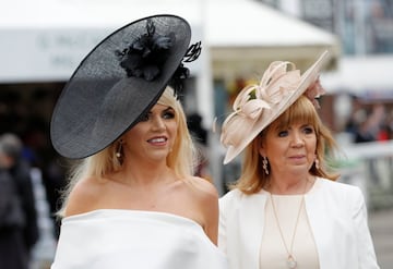 Glamour, fiesta y alcohol en el Grand National