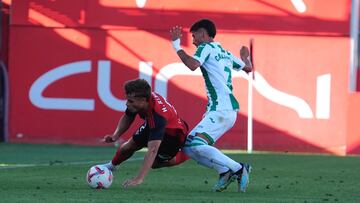 Hugo Rincón, del Mirandés, en el partido ante el Córdoba.