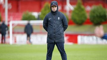 Jos&eacute; Alberto en el entrenamiento del Sporting de Gij&oacute;n.