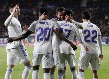 1-3. Lucas V¨¢zquez celebra el tercer gol.