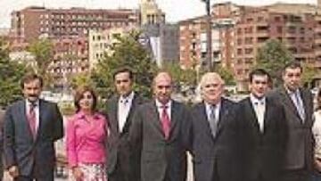 <b>FOTO DE FAMILIA. </b>Los integrantes de la candidatura de Guzmán posan para los medios de comunicación.