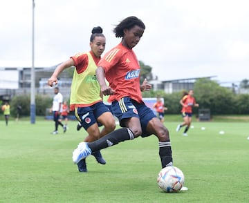 La Selección Sub 20 realizó su primera práctica en Costa Rica pensando en su debut en el Mundial Femenino. Carlos Paniagua tuvo a su disposición 18 jugadoras.