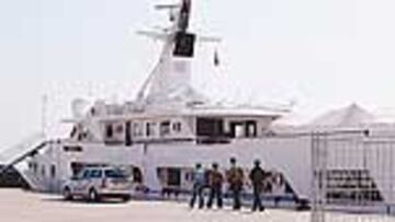 <b>LUJO PARA VIAJAR ENTRE LAS OLAS</B>. El Kalinka es el yate más normalito de Abramovich. ¿Será el alojamiento del séquito de casi 100 personas que acompaña al ruso en su aventura en Portugal? Investigaremos.