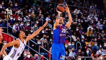 Nicolás Laprovittola, ante el Asvel.
