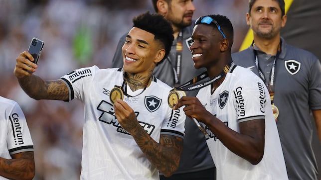 Botafogo se acerca a un doblete histórico