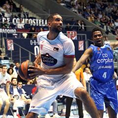 El Obradoiro arrolla al Fuenlabrada y duerme décimo