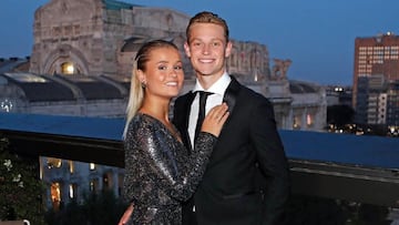 Imagen de Frenkie De Jong junto a su novia, Mikky Kiemeney.