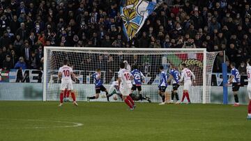 LaLiga denuncia cánticos contra la Policía en el Alavés-Sevilla