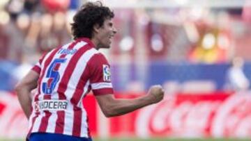 Tiago celebra el gol ante el Almería.