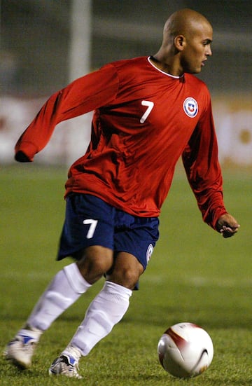 El segundo partido fue en Talca, cuando la Roja igualó 1-1 con Costa Rica. Reinaldo Navia abrió la cuenta tras asistencia de Humberto Suazo, mientras que Rolando Fonseca anotó el gol mil de la selección Tica para el empate.