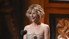 Meg Ryan acudi&oacute; a la gala de los premios Tony mostrando un rostro muy cambiado.