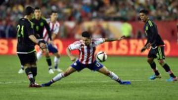 Hernán jugó con Paraguay el martes ante México
