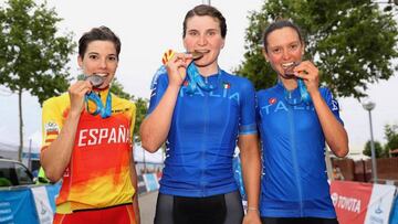 El podio de la prueba de ciclismo femenino en los Mediterráneos.