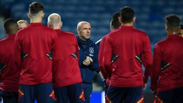 Schreuder, en el entrenamiento de ayer del Ajax.