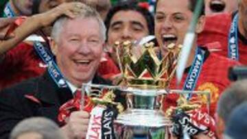 Ferguson y Chicharito celebran el campeonato del Manchester United.