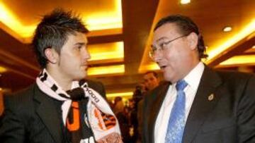 <b>QUIERE SALIR.</b> Villa le ha dejado claro a Llorente que quiere marcharse del Valencia.