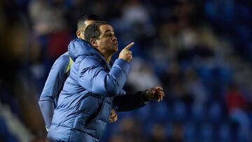 Andre Soares Jardine head coach of America during the 10th round match between America and Pumas UNAM as part of the Liga BBVA MX, Torneo Apertura 2024 at Ciudad de los Deportes Stadium on September 29, 2024 in Mexico City, Mexico.