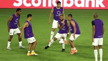 Tigres y Olimpia se enfrentan este sábado por un boleto a la final de la Concacaf Champions League, en un duelo que en el papel, luce poco equilibrado en cuanto al valor de las plantillas.