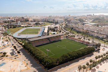 El Muñoz Pérez, en primer plano, albergará este partido de Copa. 