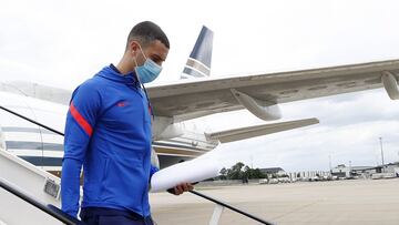 Mario Hermoso recibe el alta en Alemania y vuelve hoy a Madrid